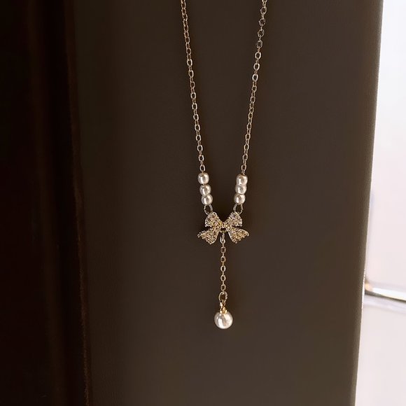 GOLIC Bow Pearl Necklace - Picture 8 of 14